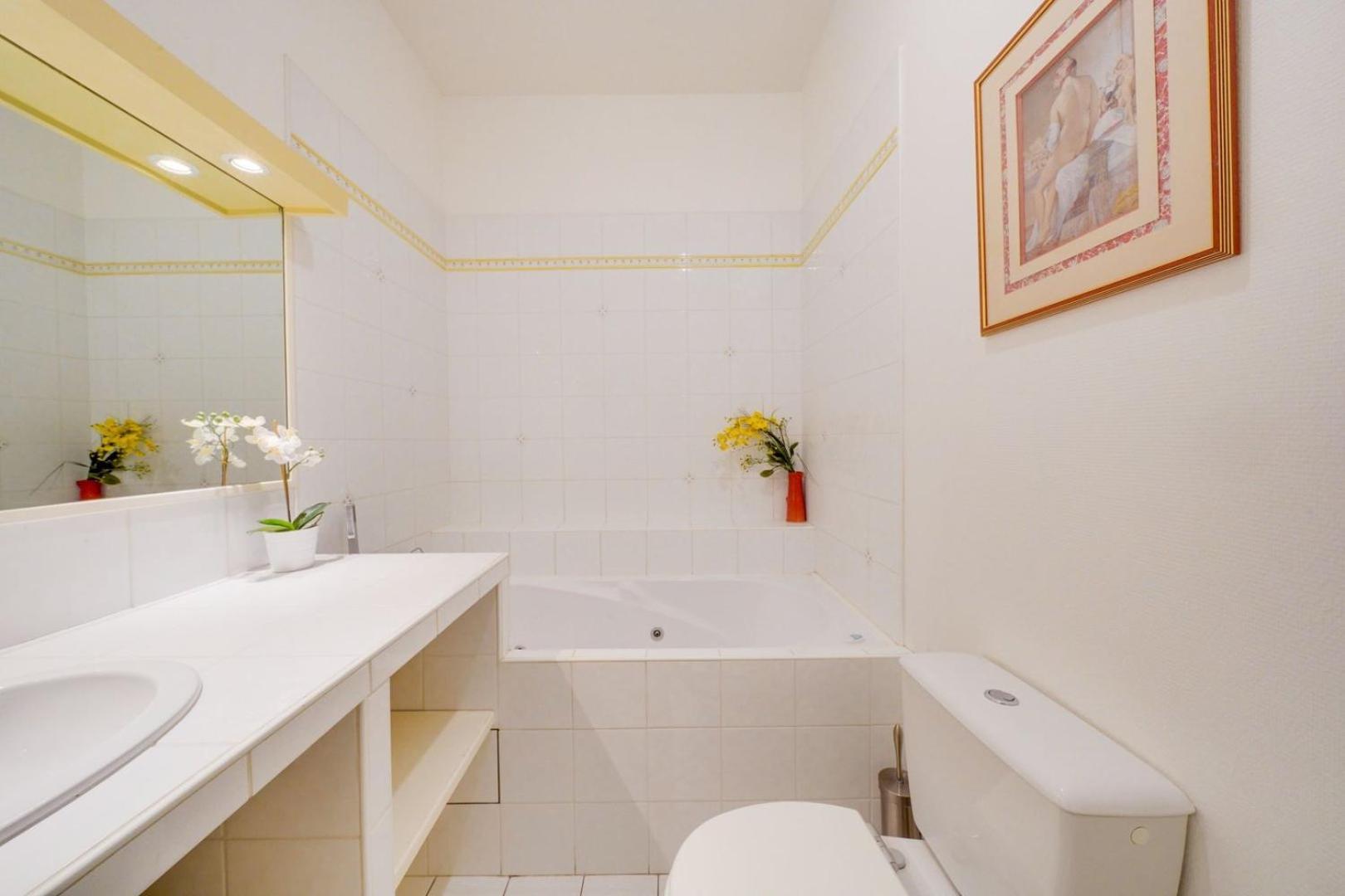 Lovely Apartment With Exceptional Terrace Bordeaux Eksteriør billede